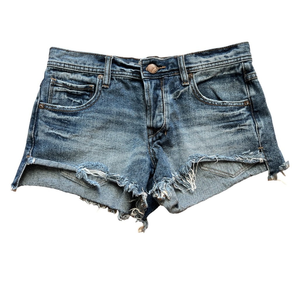 Free People Cut off distressed Jean shorts in size 25